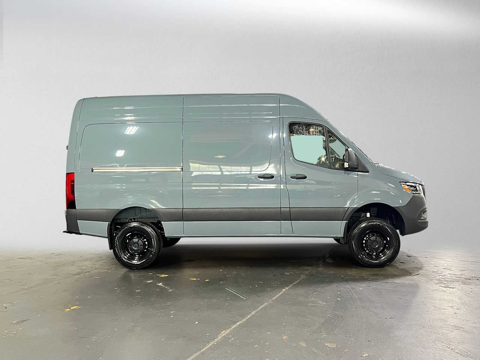 2026 Mercedes-Benz Sprinter Cargo 2500 Standard Roof I4 Diesel HO 144 AWD
