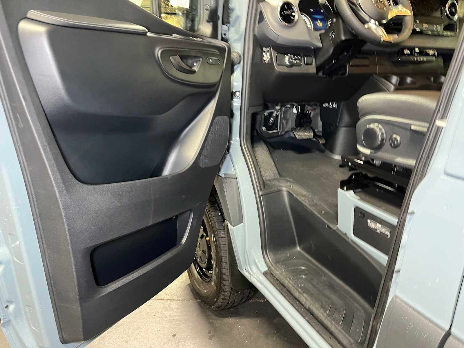 2026 Mercedes-Benz Sprinter Cargo 2500 Standard Roof I4 Diesel HO 144 AWD