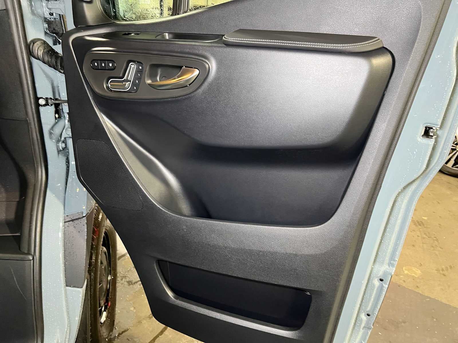 2026 Mercedes-Benz Sprinter Crew 2500 Standard Roof I4 Diesel HO 144 AWD