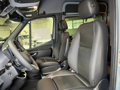 2026 Mercedes-Benz Sprinter Crew 2500 Standard Roof I4 Diesel HO 144 AWD