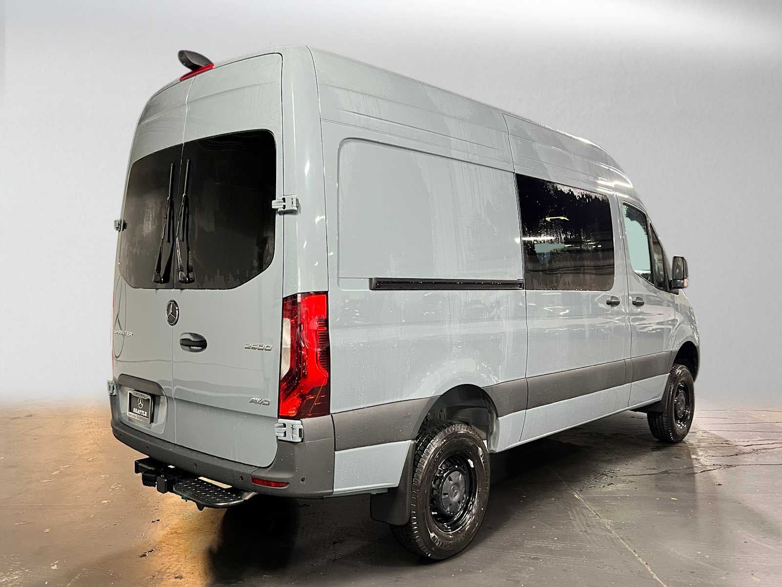 2026 Mercedes-Benz Sprinter Crew 2500 Standard Roof I4 Diesel HO 144 AWD