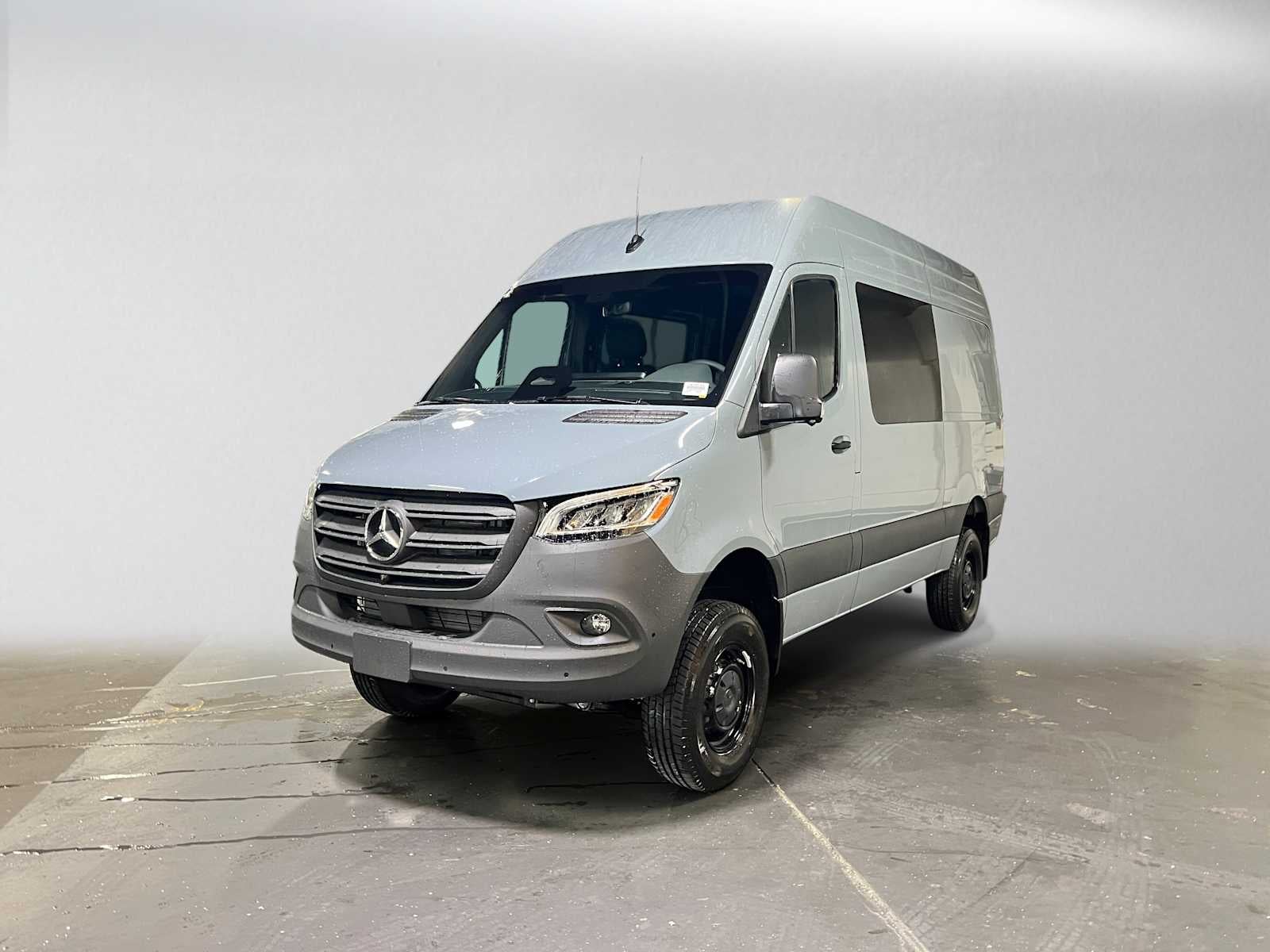 2026 Mercedes-Benz Sprinter Crew 2500 Standard Roof I4 Diesel HO 144 AWD