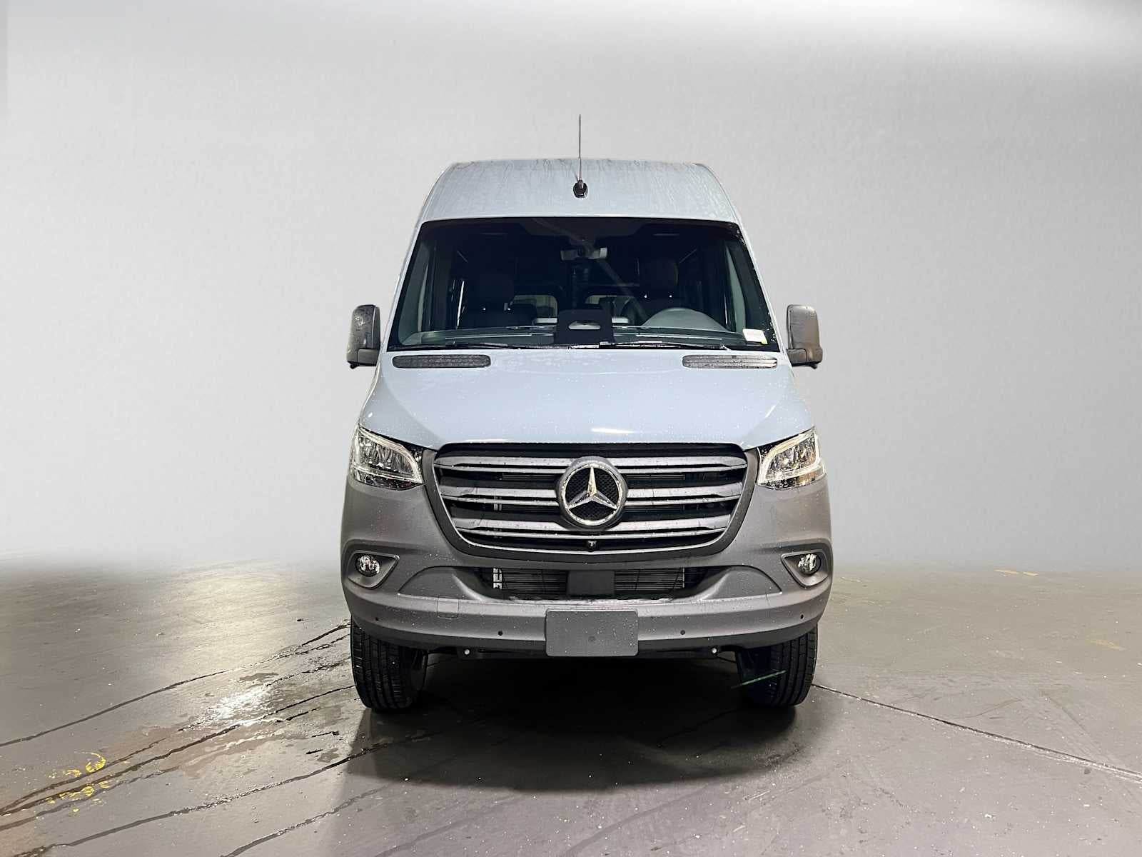 2026 Mercedes-Benz Sprinter Crew 2500 Standard Roof I4 Diesel HO 144 AWD