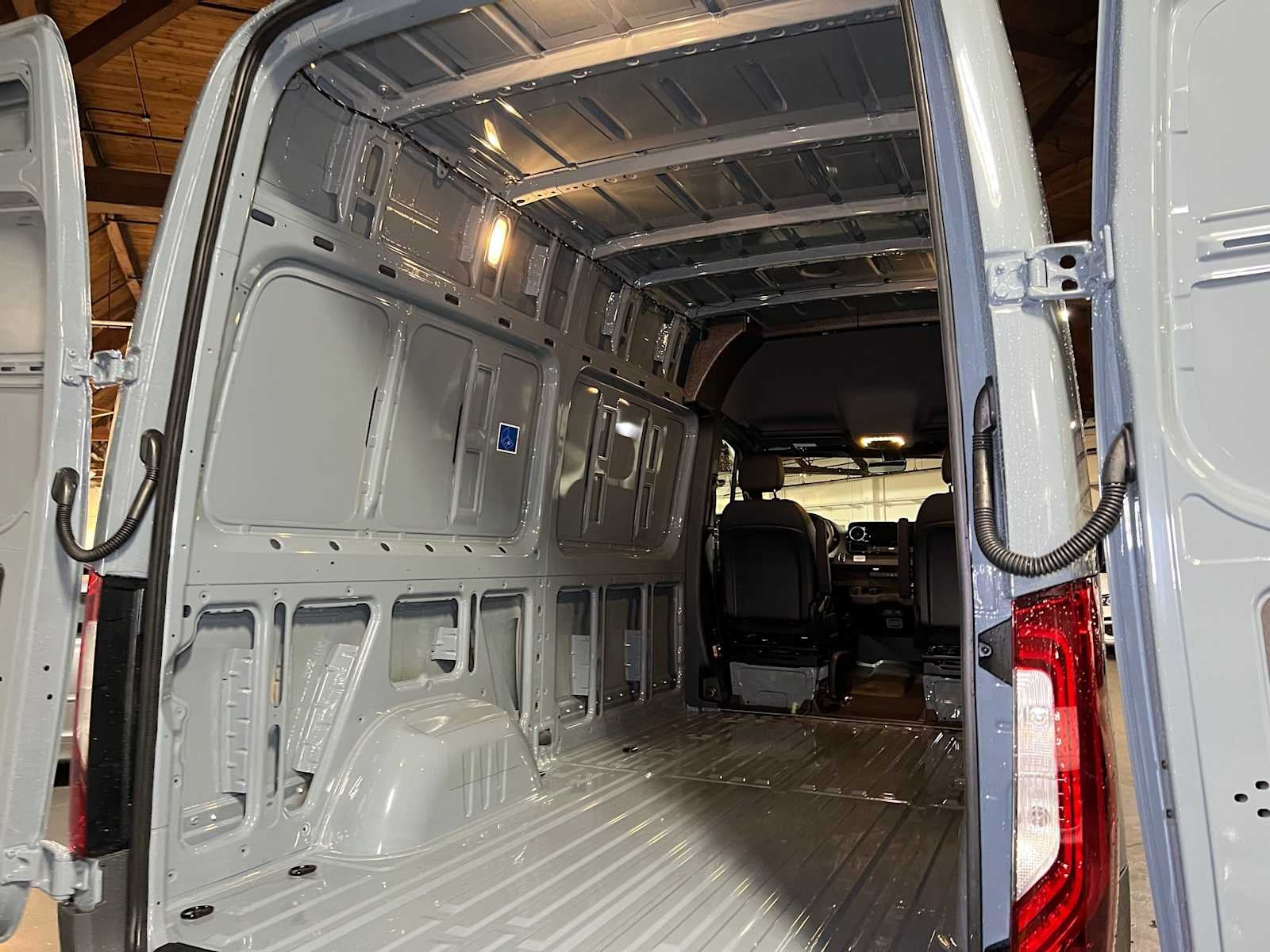 2026 Mercedes-Benz Sprinter Cargo 2500 Standard Roof I4 Diesel HO 144 AWD