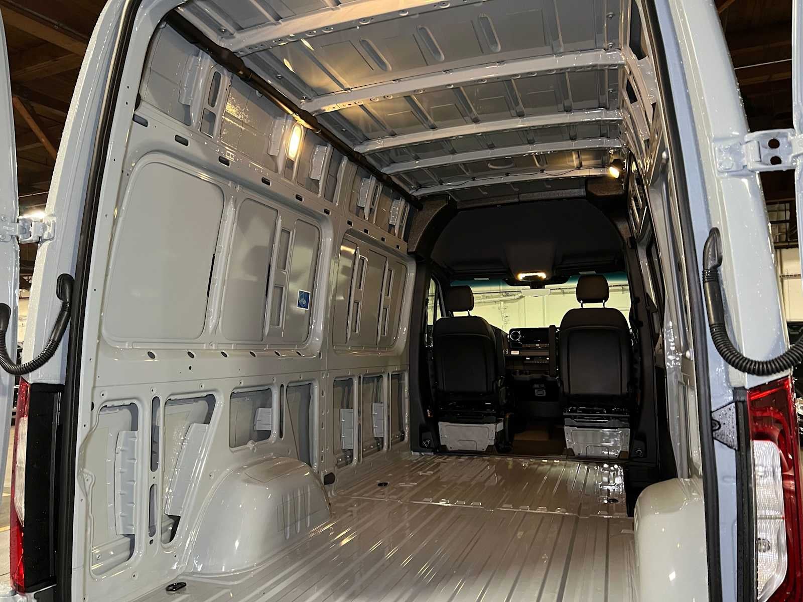 2026 Mercedes-Benz Sprinter Cargo 2500 Standard Roof I4 Diesel HO 144 AWD