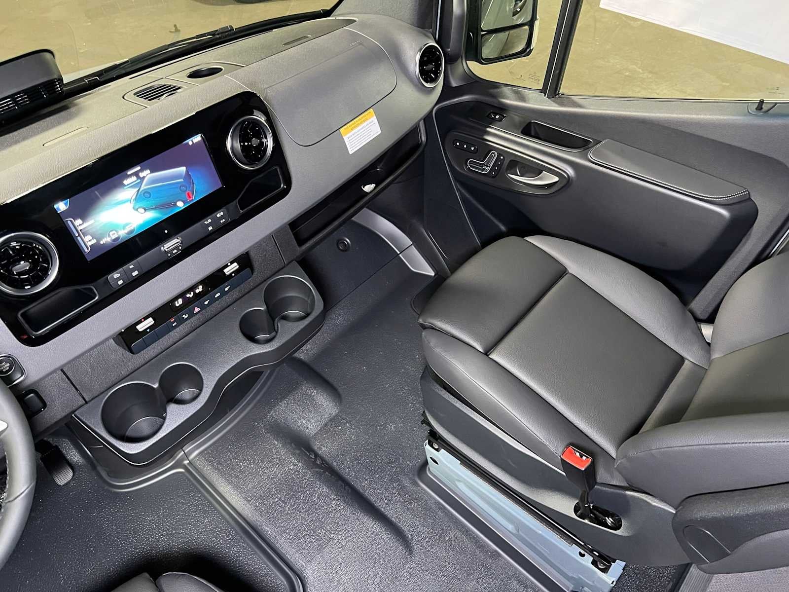 2026 Mercedes-Benz Sprinter Cargo 2500 Standard Roof I4 Diesel HO 144 AWD
