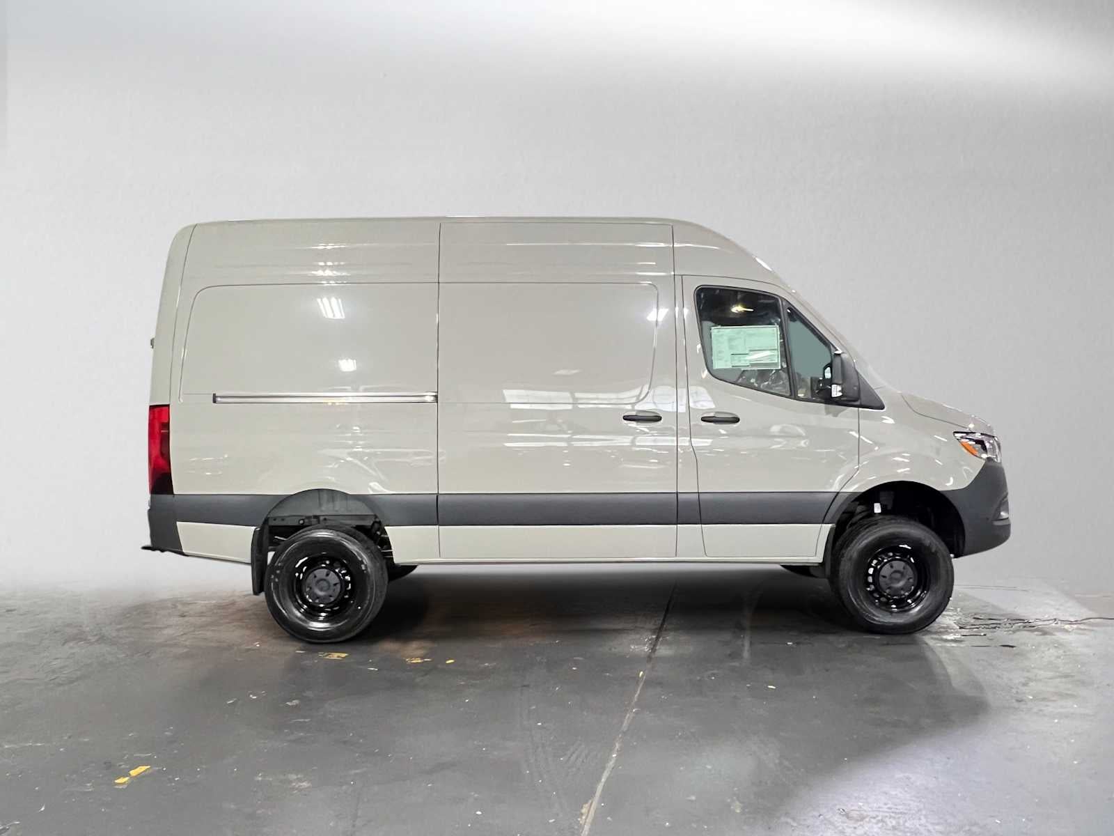 2026 Mercedes-Benz Sprinter Cargo 2500 Standard Roof I4 Diesel HO 144 AWD