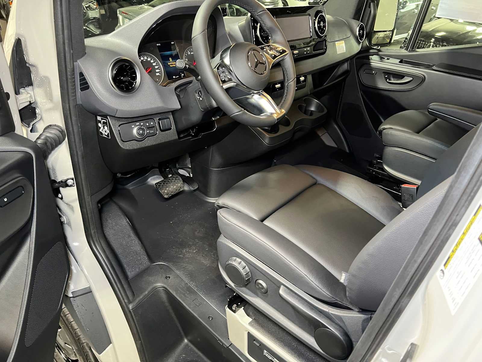 2026 Mercedes-Benz Sprinter Cargo 2500 Standard Roof I4 Diesel HO 144 AWD