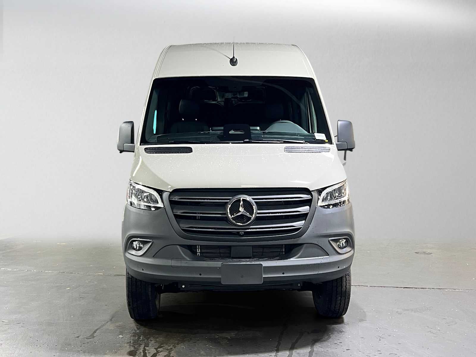 2026 Mercedes-Benz Sprinter Cargo 2500 Standard Roof I4 Diesel HO 144 AWD