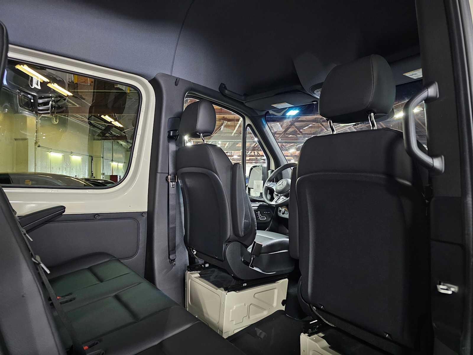 2026 Mercedes-Benz Sprinter 2500 Standard Roof I4 Diesel HO 144 AWD