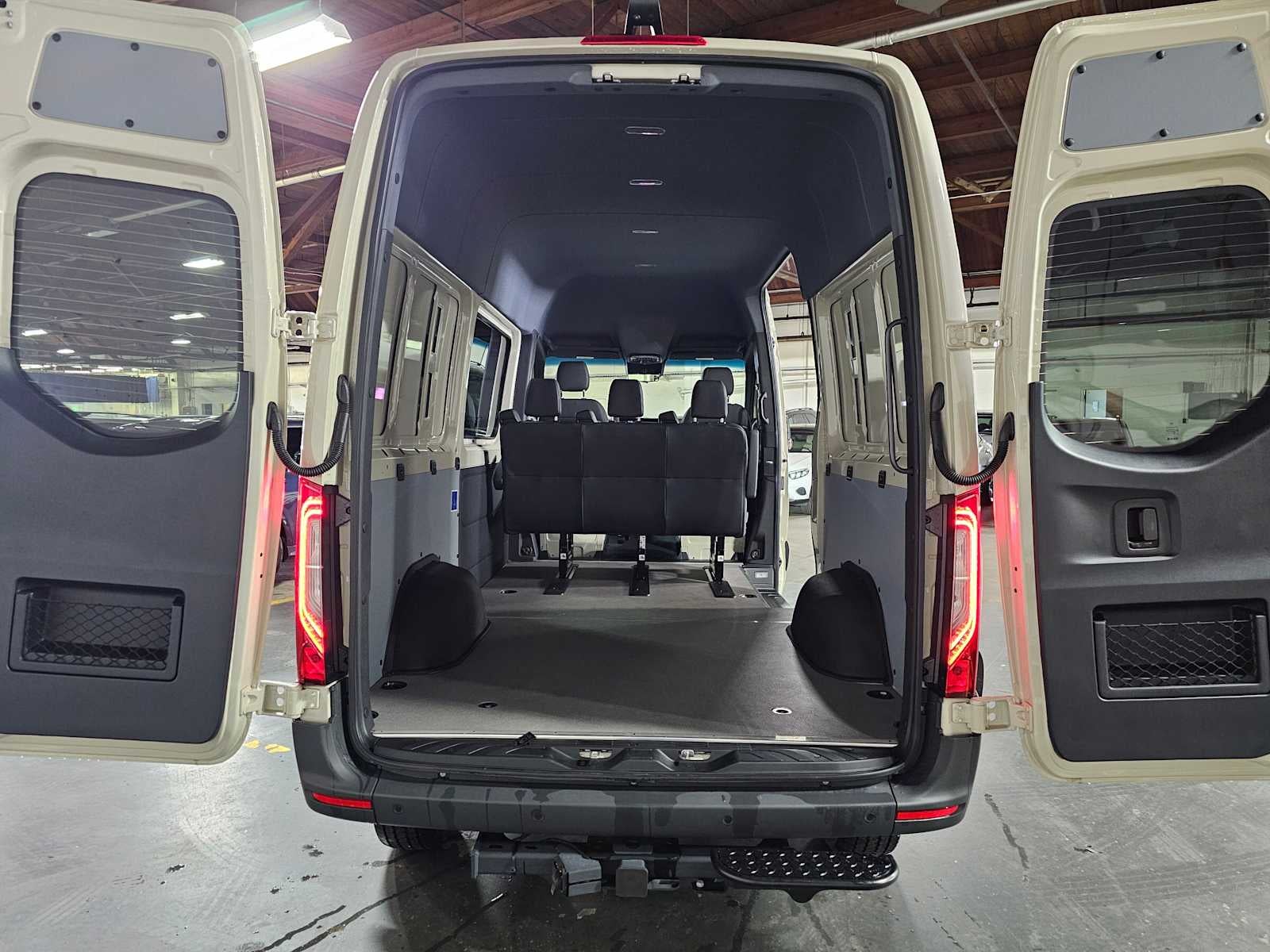 2026 Mercedes-Benz Sprinter 2500 Standard Roof I4 Diesel HO 144 AWD