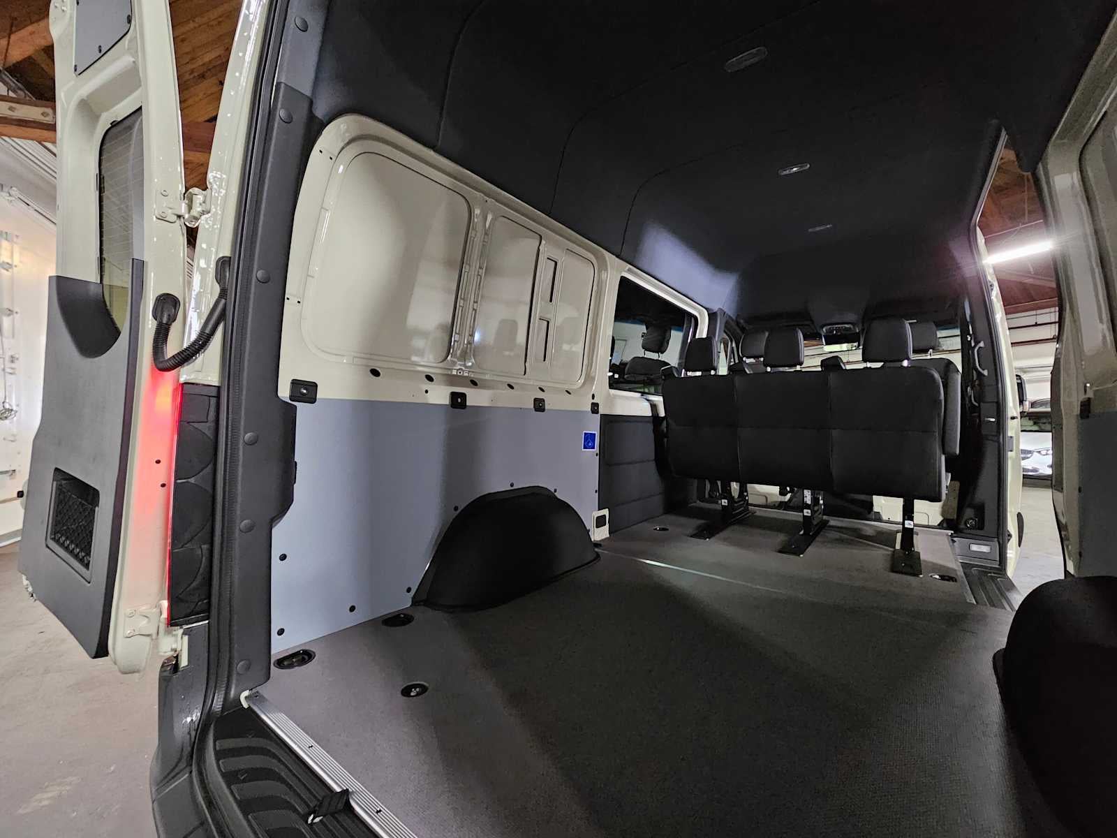 2026 Mercedes-Benz Sprinter 2500 Standard Roof I4 Diesel HO 144 AWD