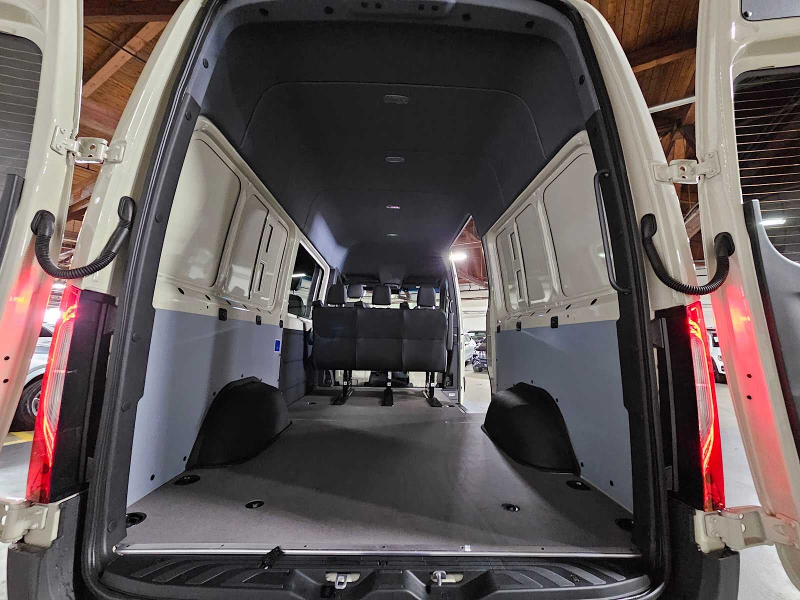 2026 Mercedes-Benz Sprinter 2500 Standard Roof I4 Diesel HO 144 AWD