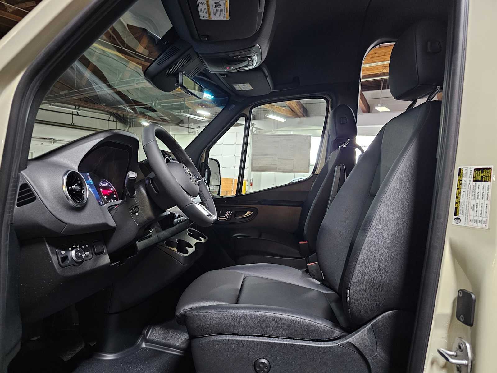 2026 Mercedes-Benz Sprinter 2500 Standard Roof I4 Diesel HO 144 AWD