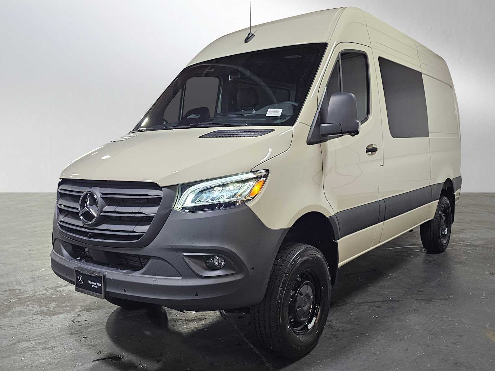 2026 Mercedes-Benz Sprinter 2500 Standard Roof I4 Diesel HO 144 AWD