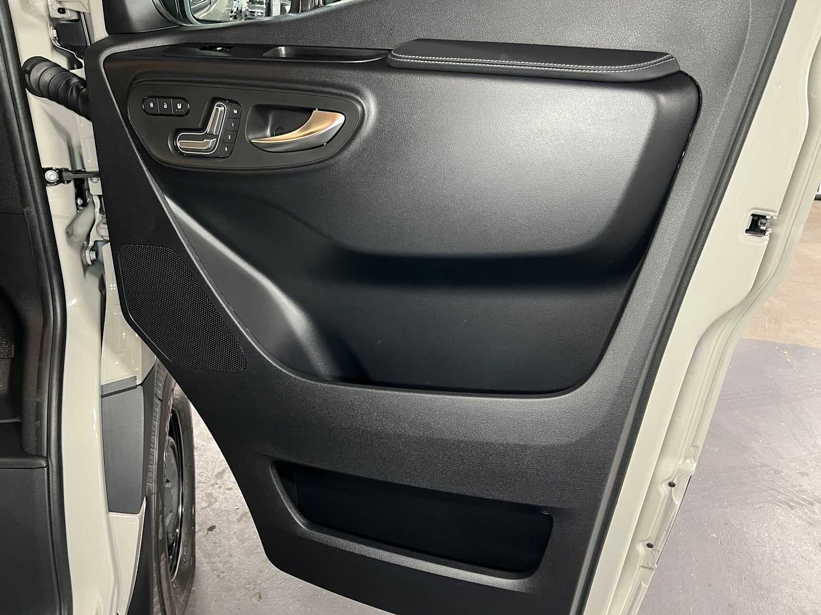 2026 Mercedes-Benz Sprinter 2500 Standard Roof I4 Diesel HO 144 AWD