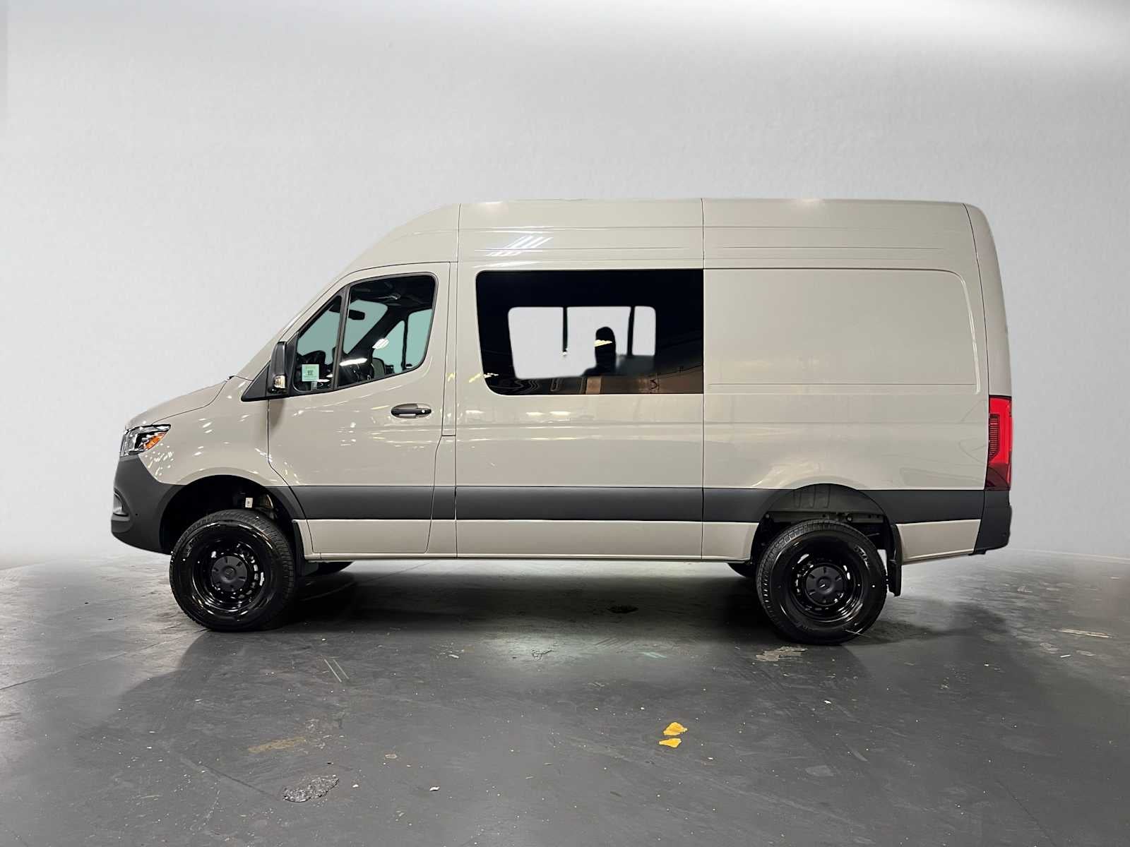 2026 Mercedes-Benz Sprinter 2500 Standard Roof I4 Diesel HO 144 AWD