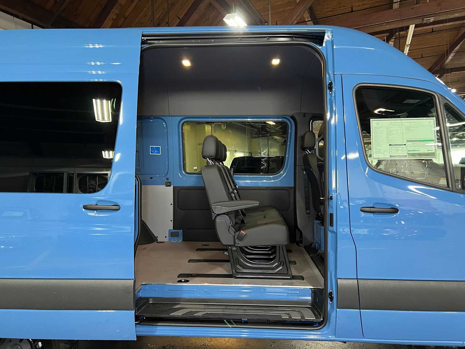 2026 Mercedes-Benz Sprinter Crew 2500 Standard Roof I4 Diesel HO 144 AWD