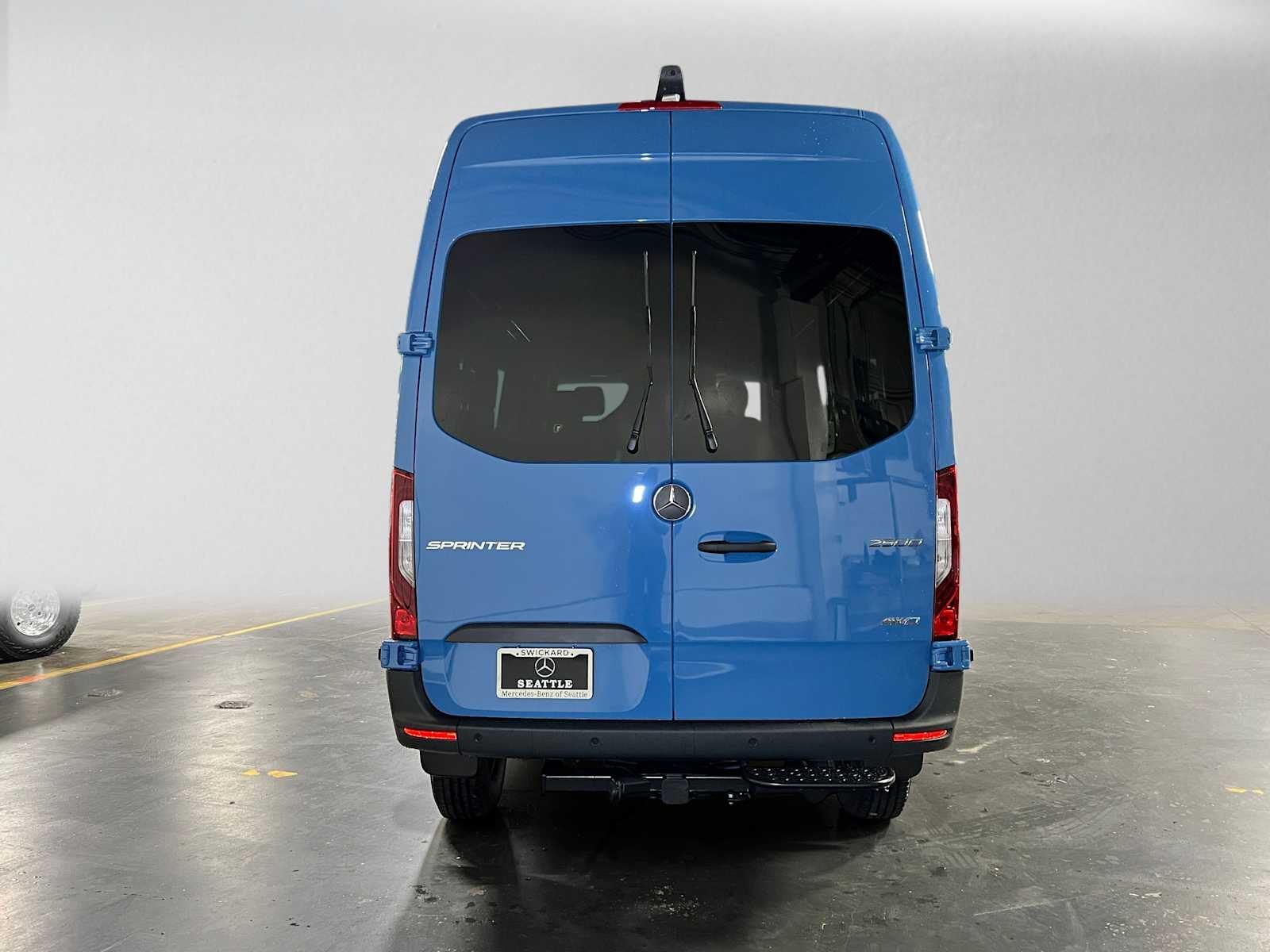 2026 Mercedes-Benz Sprinter Crew 2500 Standard Roof I4 Diesel HO 144 AWD