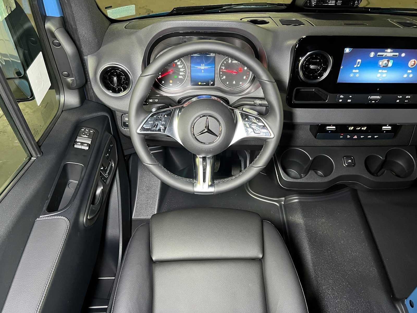 2026 Mercedes-Benz Sprinter Crew 2500 Standard Roof I4 Diesel HO 144 AWD