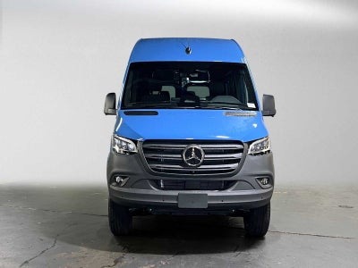 2026 Mercedes-Benz Sprinter Crew 2500 Standard Roof I4 Diesel HO 144 AWD