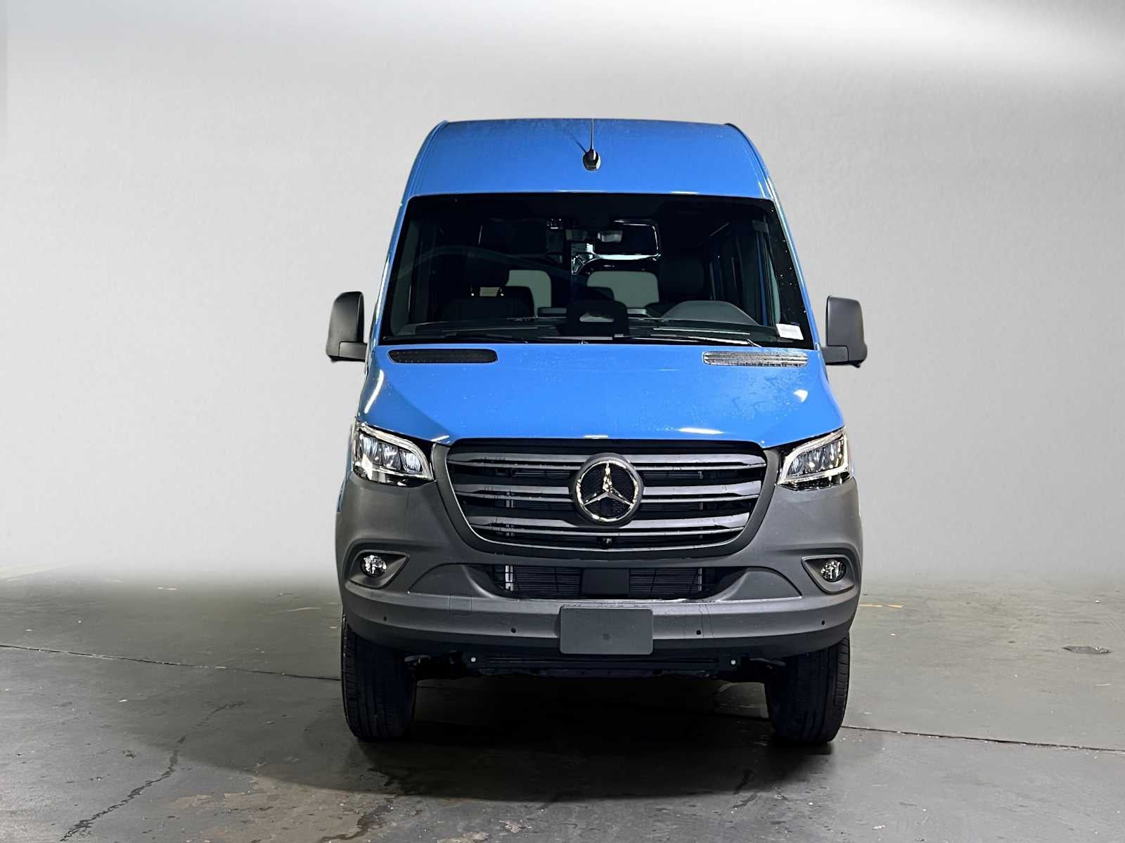 2026 Mercedes-Benz Sprinter Crew 2500 Standard Roof I4 Diesel HO 144 AWD