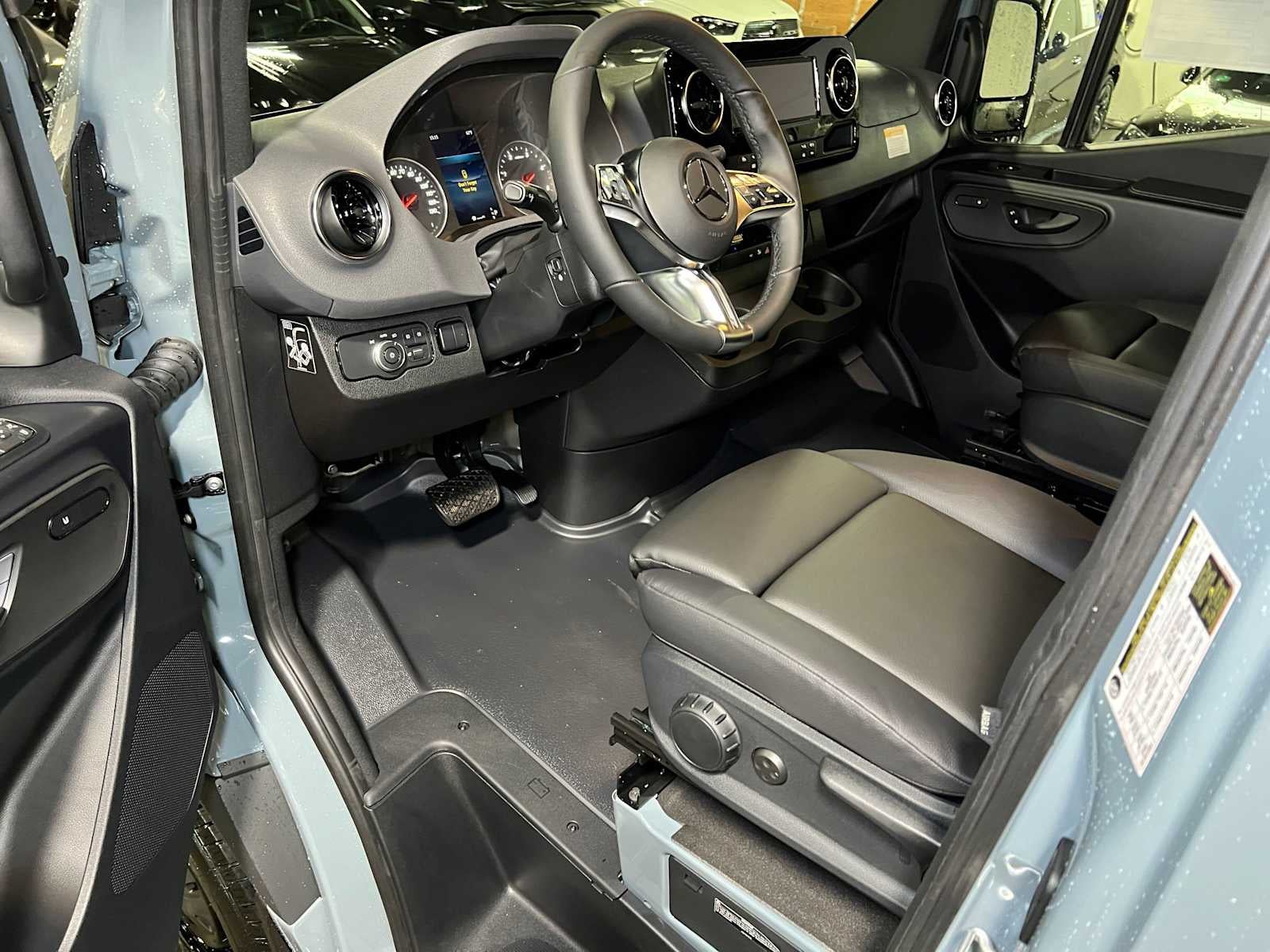 2026 Mercedes-Benz Sprinter Cargo 2500 Standard Roof I4 Diesel HO 144 AWD