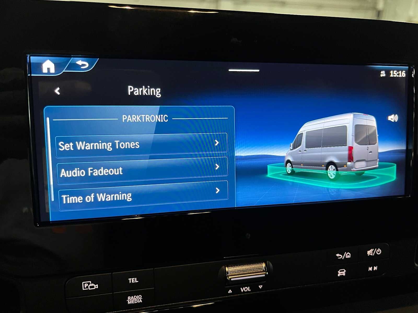 2026 Mercedes-Benz Sprinter Cargo 2500 Standard Roof I4 Diesel HO 144 AWD