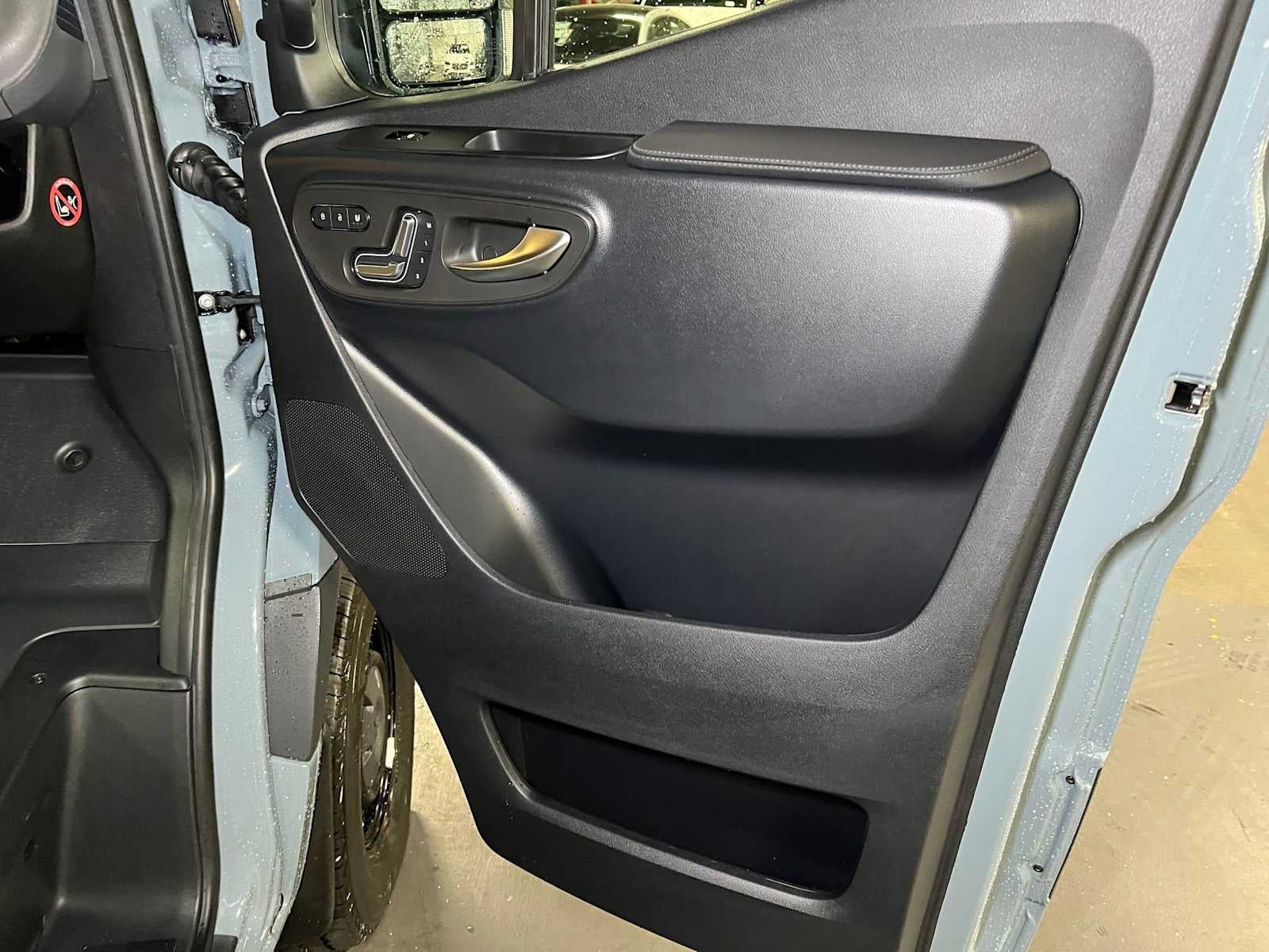 2026 Mercedes-Benz Sprinter Crew 2500 Standard Roof I4 Diesel HO 144 AWD