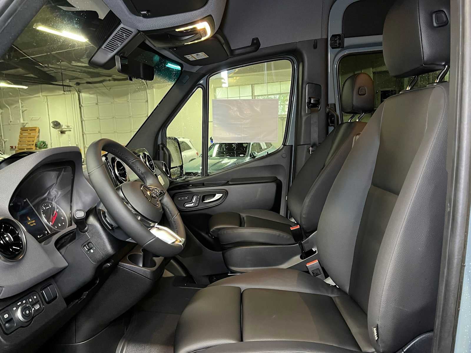 2026 Mercedes-Benz Sprinter Crew 2500 Standard Roof I4 Diesel HO 144 AWD