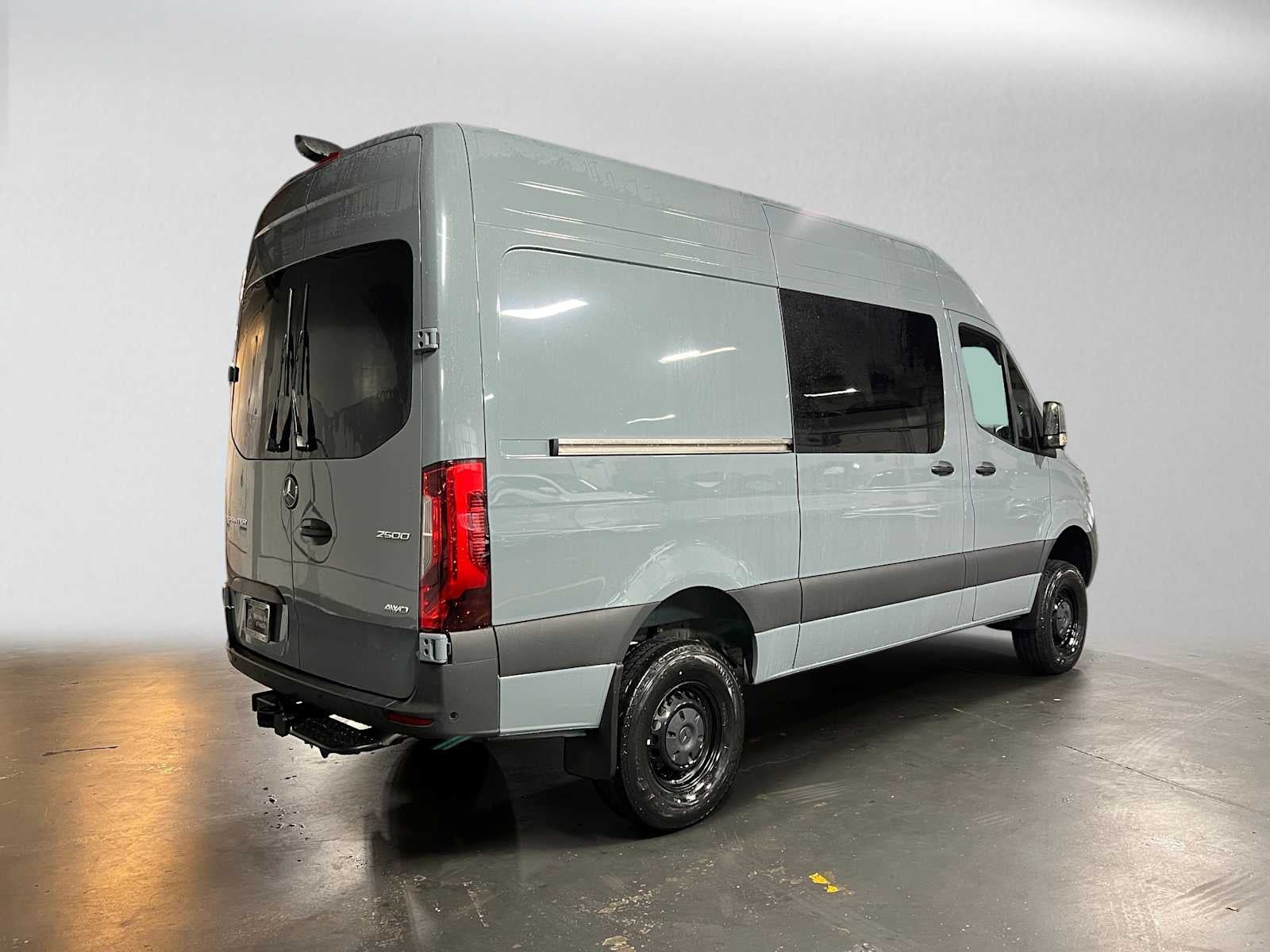 2026 Mercedes-Benz Sprinter Crew 2500 Standard Roof I4 Diesel HO 144 AWD