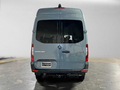 2026 Mercedes-Benz Sprinter Crew 2500 Standard Roof I4 Diesel HO 144 AWD
