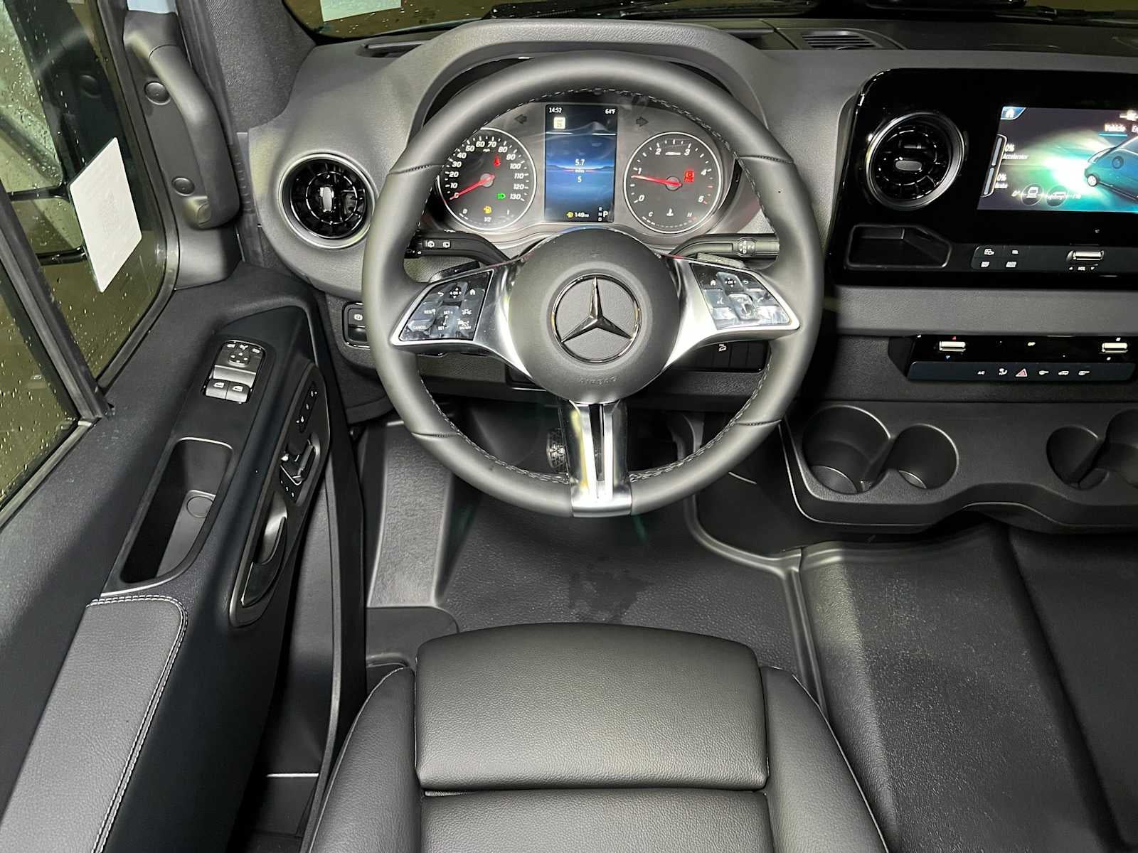 2026 Mercedes-Benz Sprinter Crew 2500 Standard Roof I4 Diesel HO 144 AWD