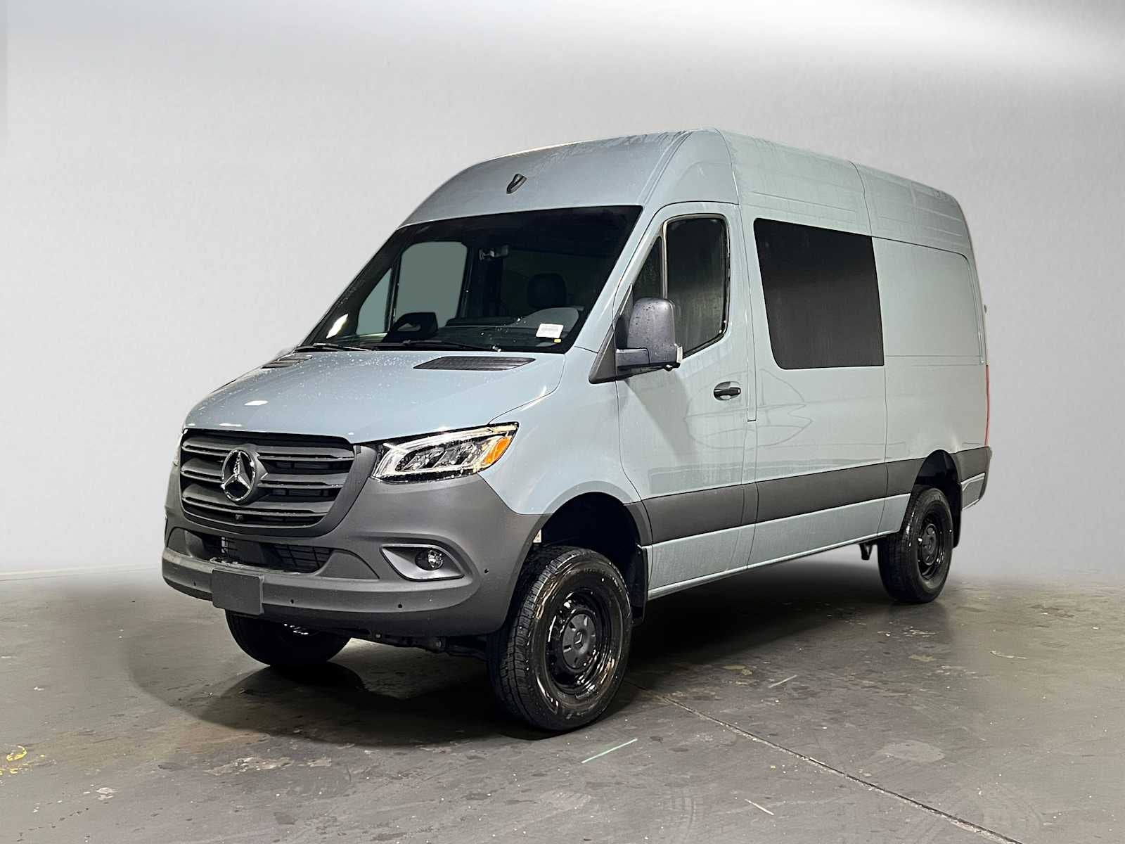 2026 Mercedes-Benz Sprinter Crew 2500 Standard Roof I4 Diesel HO 144 AWD