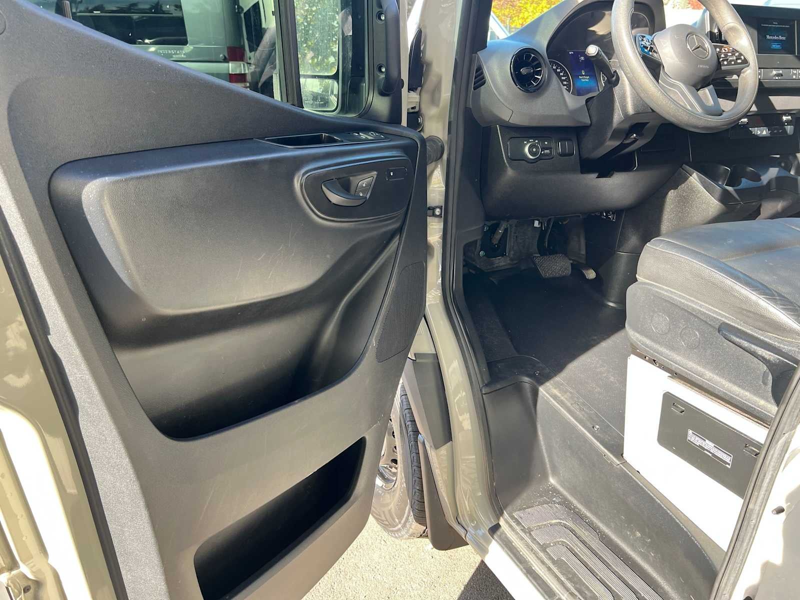 2024 Mercedes-Benz Sprinter Cargo 2500 High Roof I4 Diesel HO 170 RWD