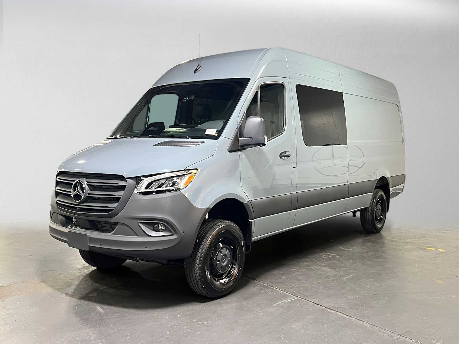 2026 Mercedes-Benz Sprinter Crew 2500 High Roof I4 Diesel HO 170 AWD