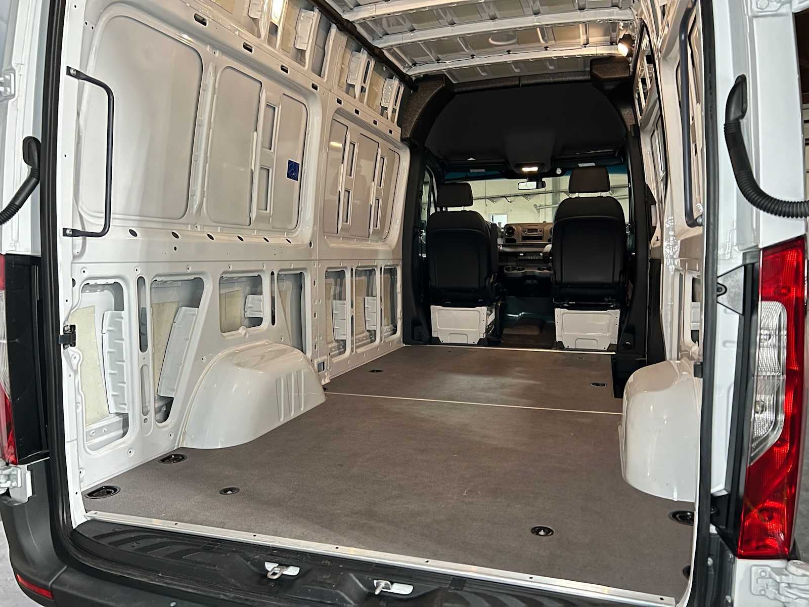 2025 Mercedes-Benz Sprinter Cargo Van 2500 Standard Roof I4 Diesel 144 RWD