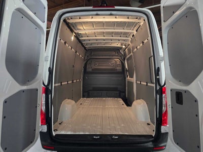 2025 Mercedes-Benz Sprinter Cargo Van 2500 Standard Roof I4 Diesel 144 RWD