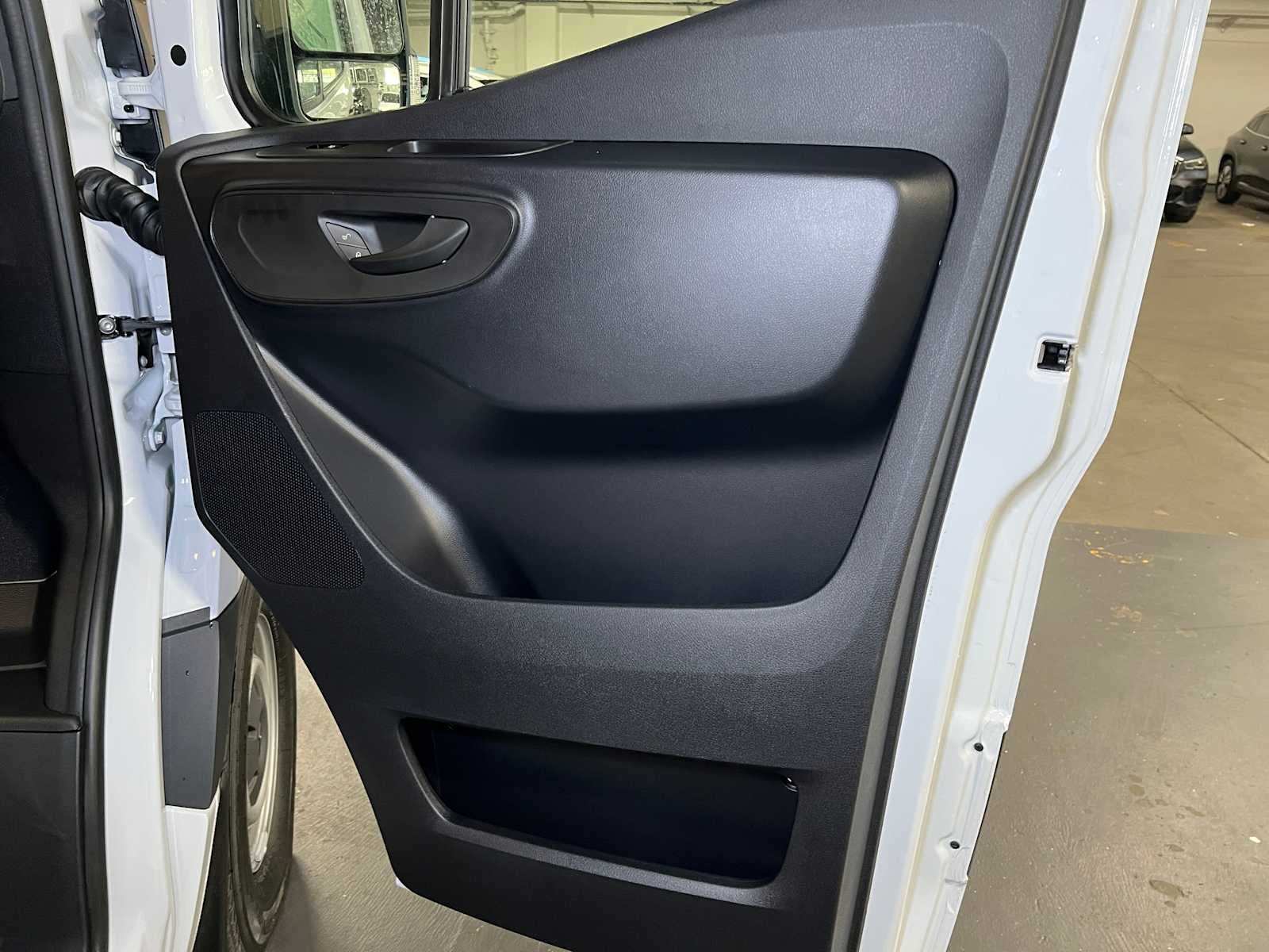 2025 Mercedes-Benz Sprinter Cargo Van 2500 Standard Roof I4 Diesel 144" RWD