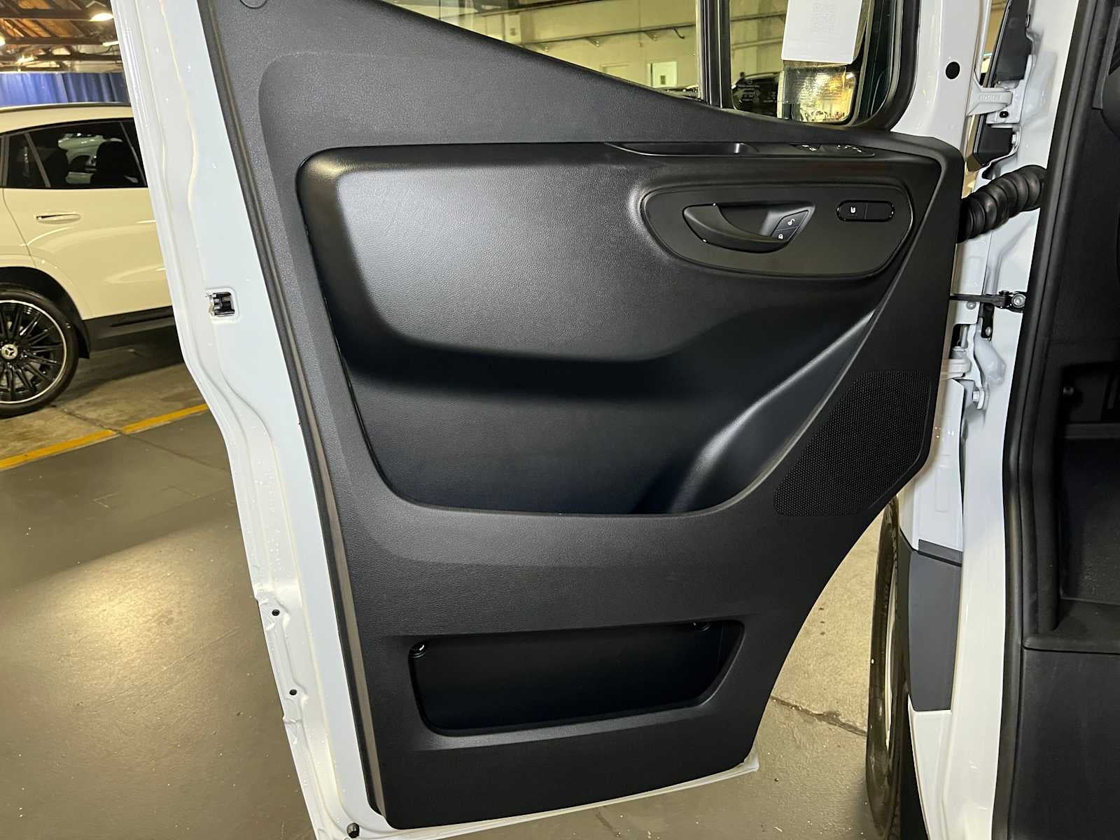 2025 Mercedes-Benz Sprinter Cargo Van 2500 Standard Roof I4 Diesel 144" RWD