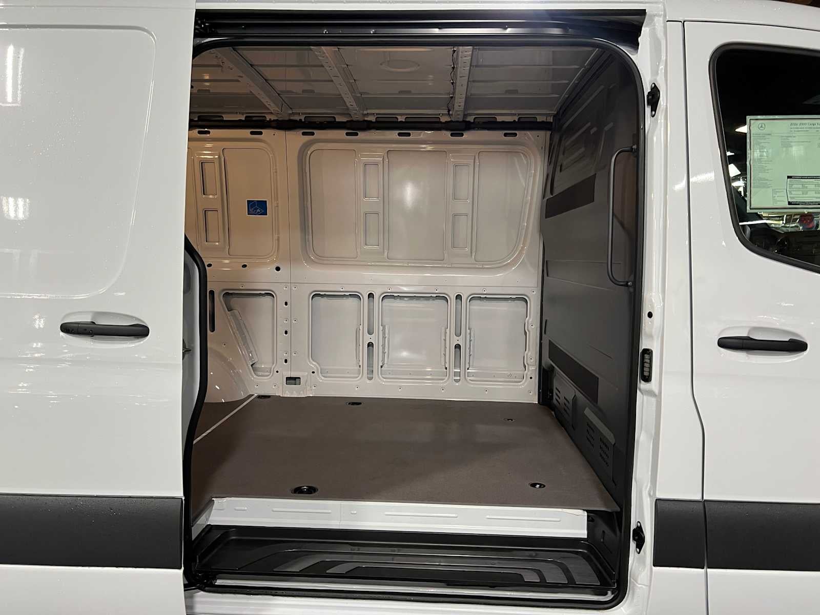2026 Mercedes-Benz Sprinter 2500 Standard Roof I4 Diesel 144 RWD