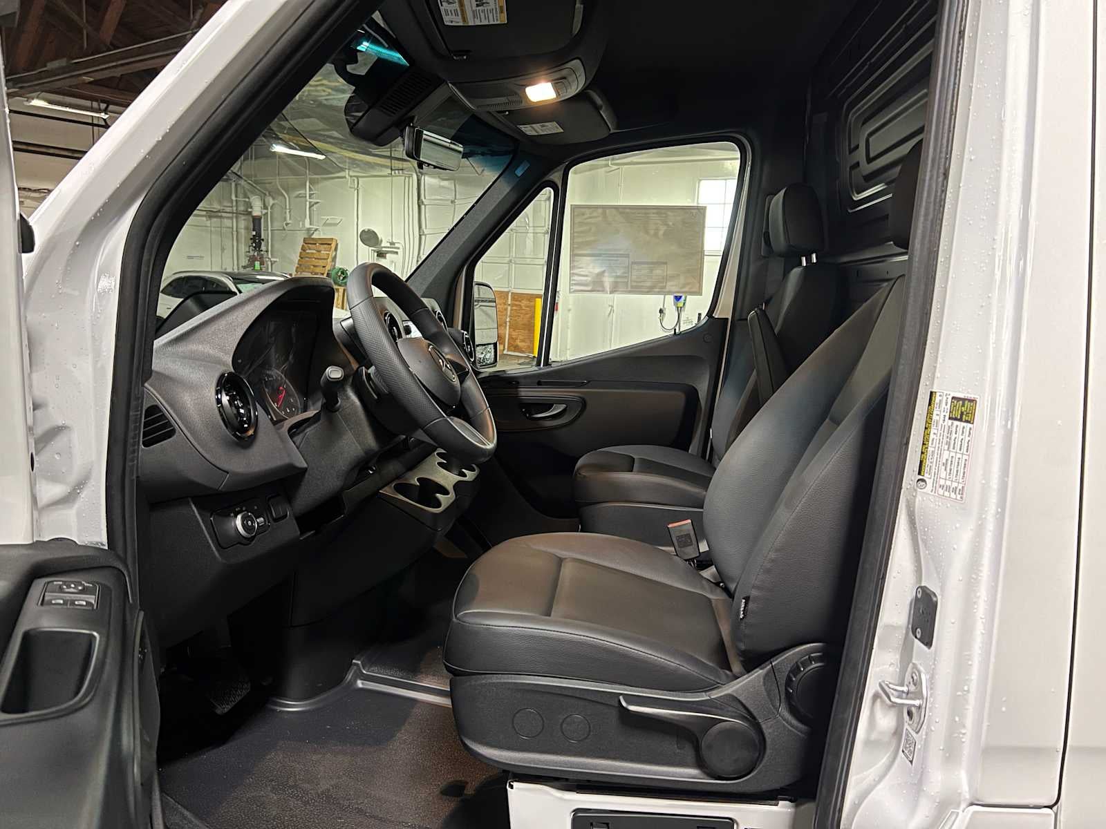 2026 Mercedes-Benz Sprinter 2500 Standard Roof I4 Diesel 144 RWD