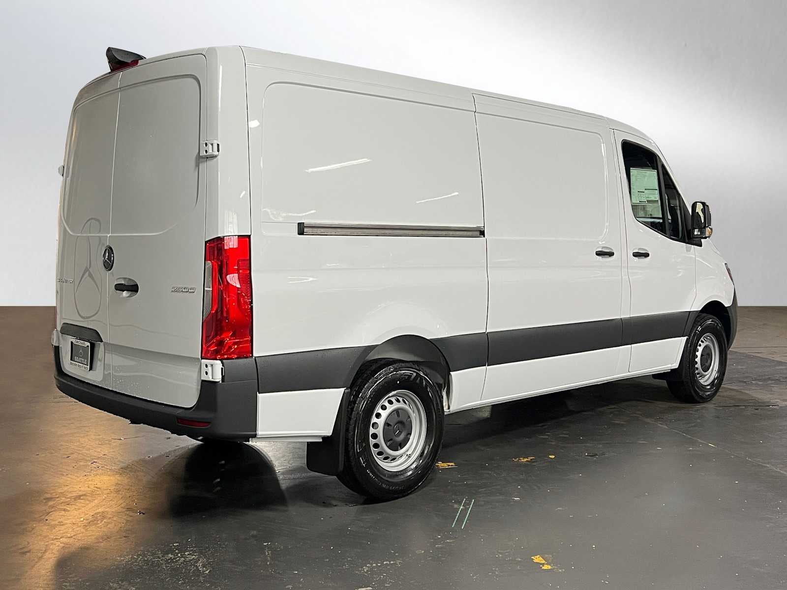 2026 Mercedes-Benz Sprinter 2500 Standard Roof I4 Diesel 144 RWD