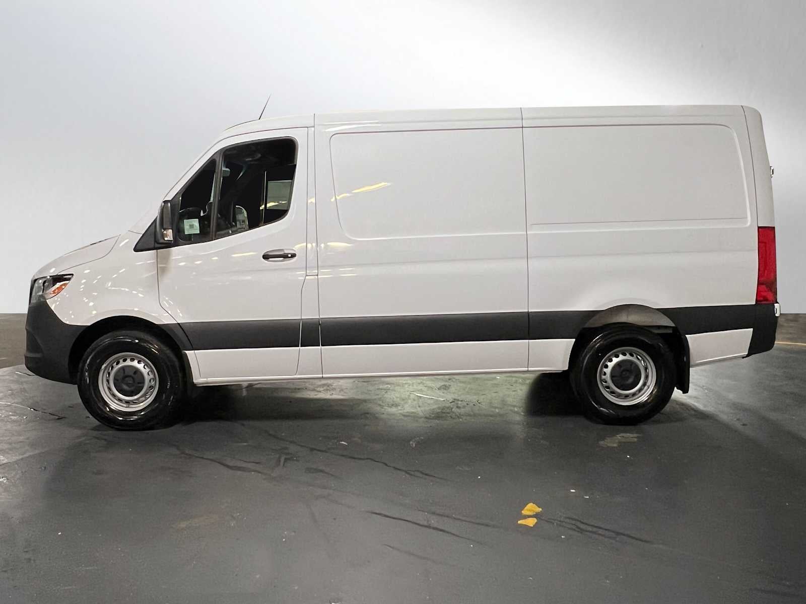 2026 Mercedes-Benz Sprinter 2500 Standard Roof I4 Diesel 144 RWD