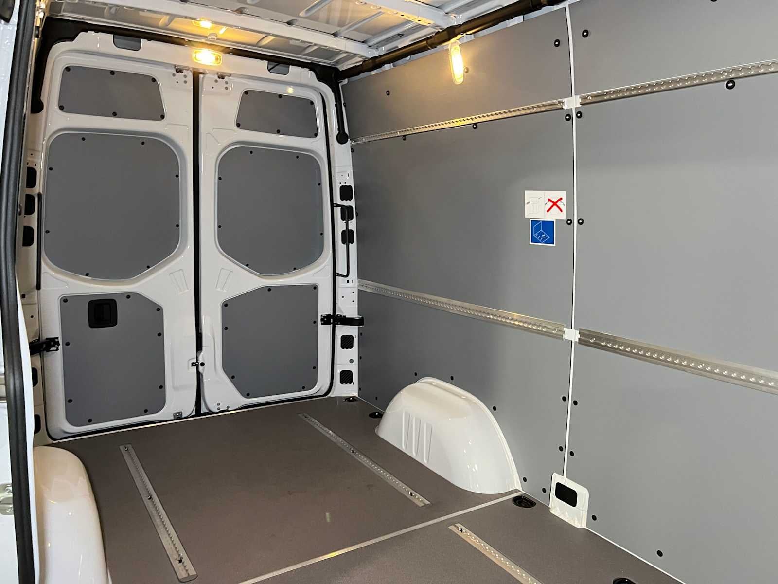 2026 Mercedes-Benz Sprinter 2500 Standard Roof I4 Diesel 144 RWD