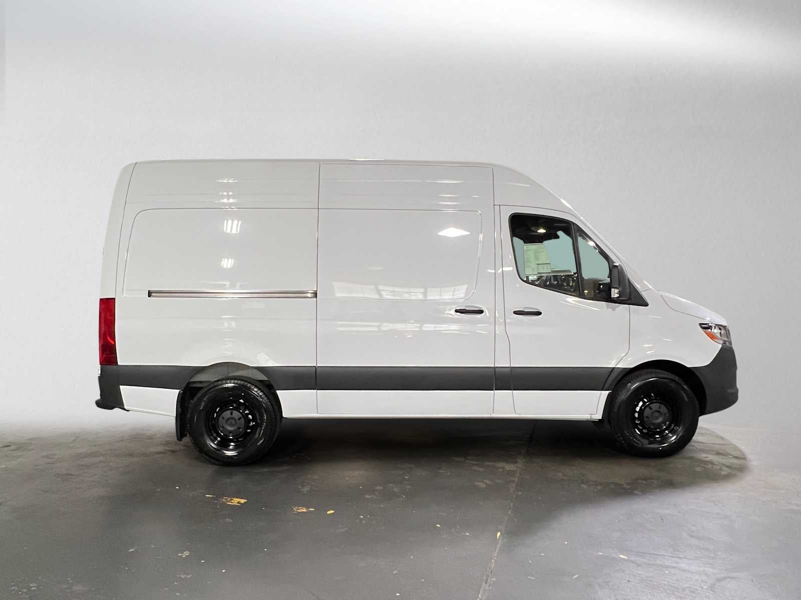 2026 Mercedes-Benz Sprinter 2500 Standard Roof I4 Diesel 144 RWD