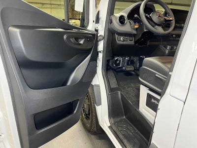 2026 Mercedes-Benz Sprinter 2500 Standard Roof I4 Diesel 144 RWD