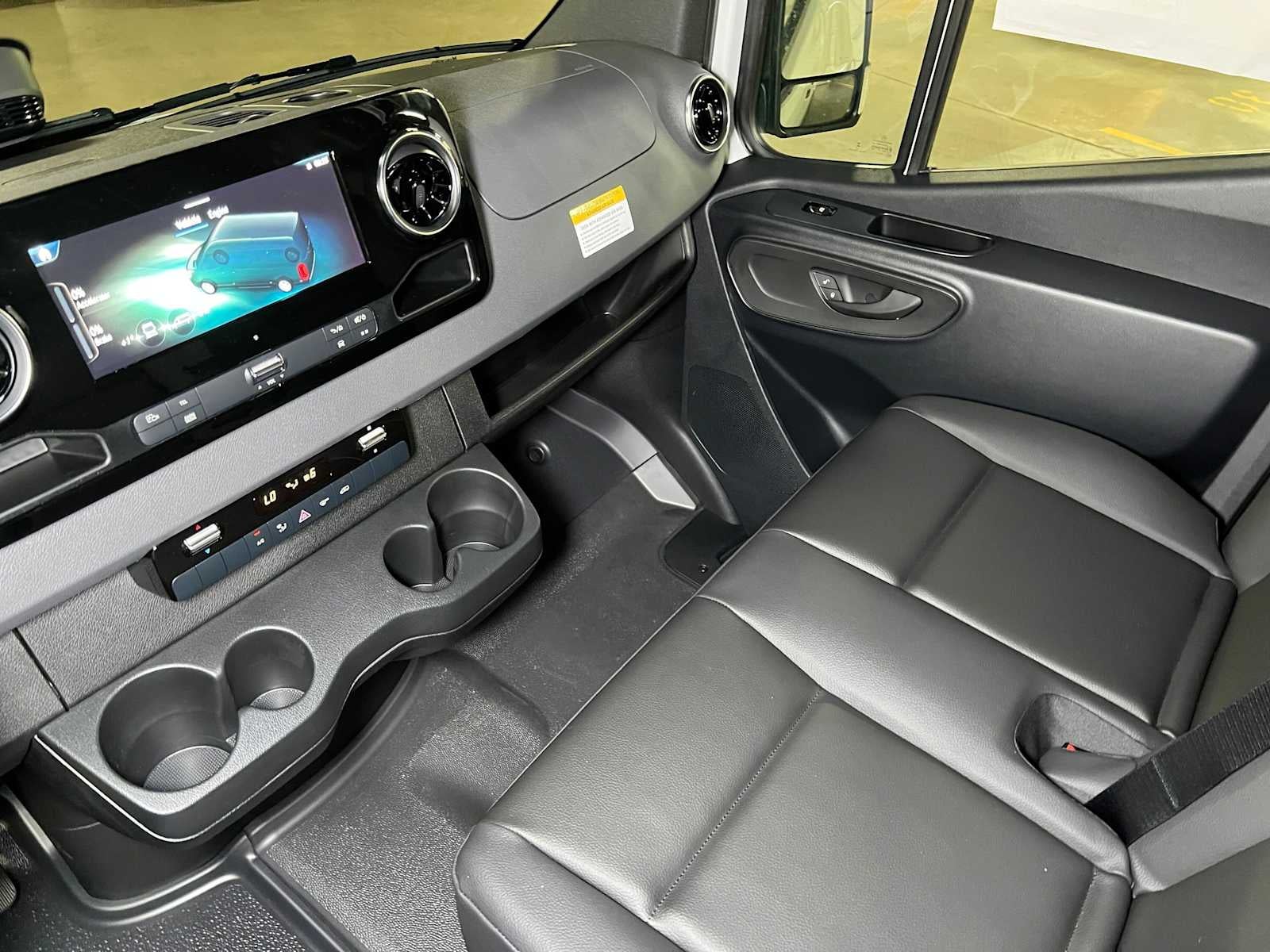 2026 Mercedes-Benz Sprinter 2500 Standard Roof I4 Diesel 144 RWD