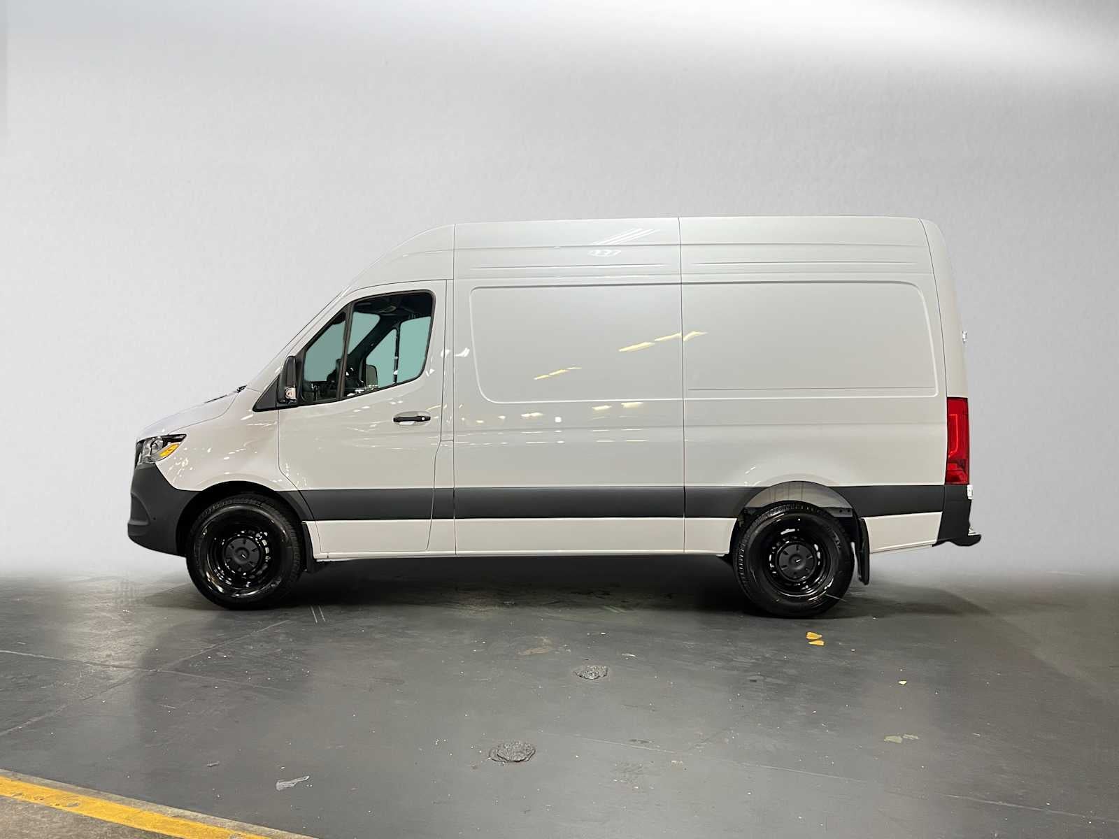 2026 Mercedes-Benz Sprinter 2500 Standard Roof I4 Diesel 144 RWD