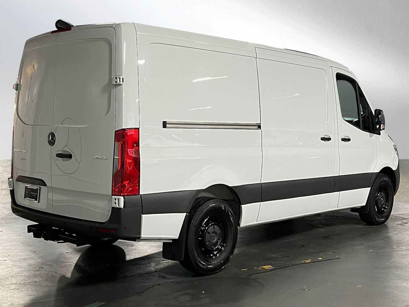 2025 Mercedes-Benz Sprinter Cargo Van 2500 Standard Roof I4 Diesel 144" RWD